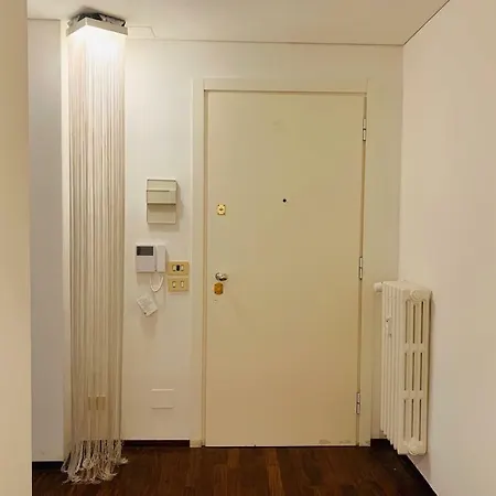 Whouse Luxury Universita' 招待所 2*